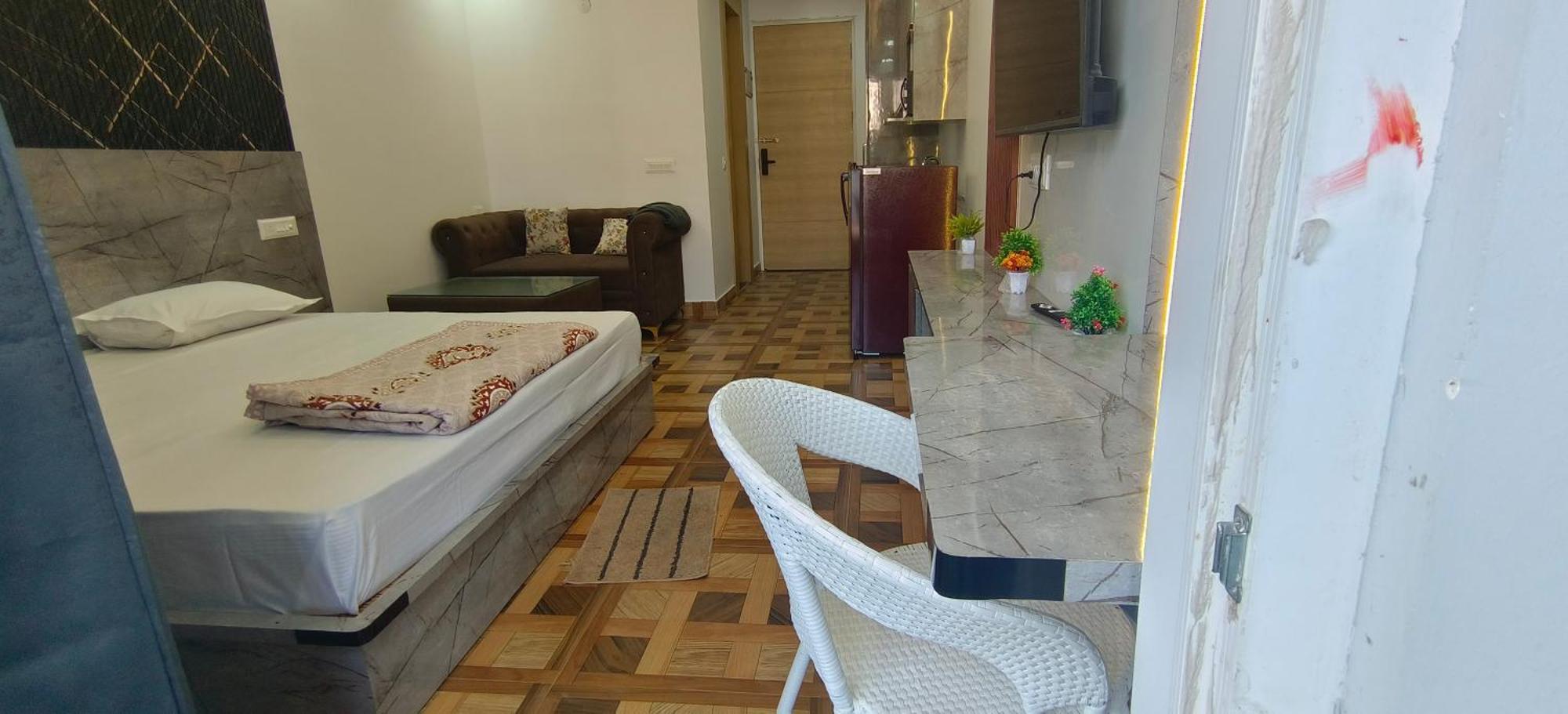 Aarohi Studio Hotels Ghaziabad Exterior foto